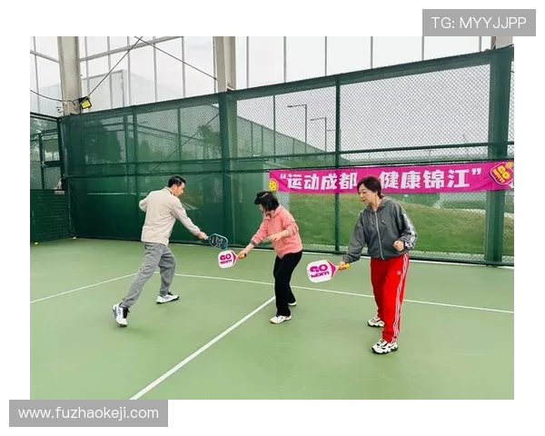 成都网球队耐力训练揭秘网球巨献背后的坚持与奋斗 成都网球队耐力训练揭秘网球巨献背后的坚持与奋斗